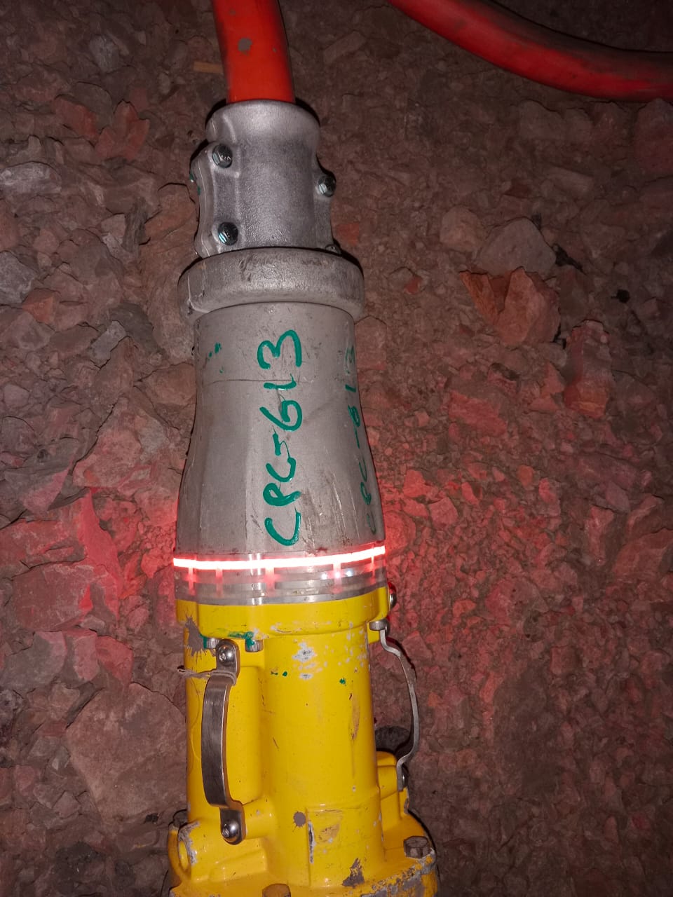 Anillos de luz piloto para señalización industrial.